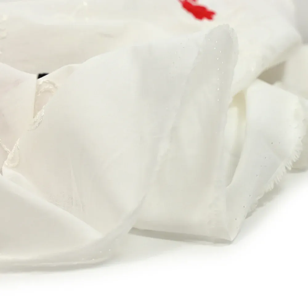 Voile de coton brodé Kiara fond blanc cassé – Image 6