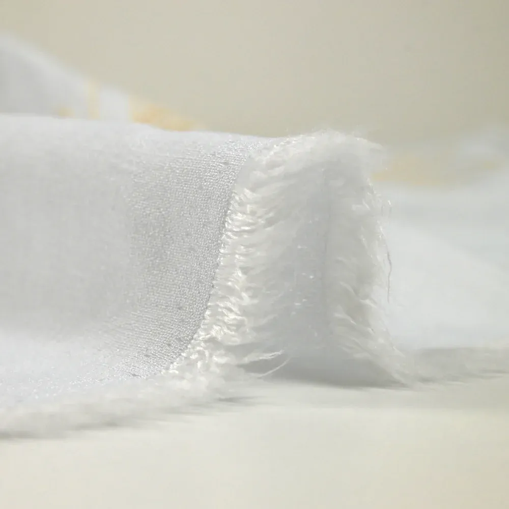 Crêpe viscose brodé jungle fond blanc – Image 5